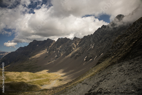 Alpine rocky wall © Stephen