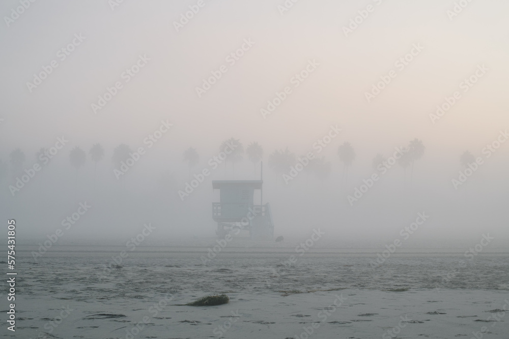 Obraz premium fog on the beach