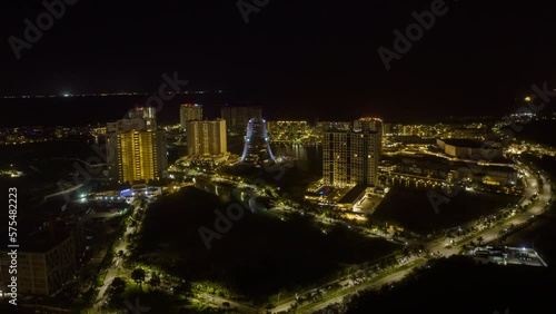 Noche en ciudad del Caribe