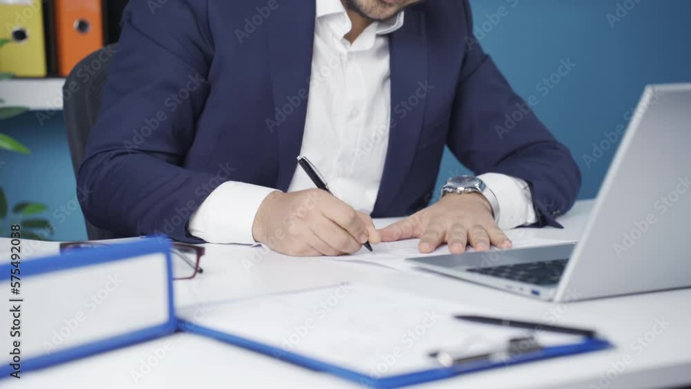 The late businessman can't get things done, he gets excited and panics.
The businessman looking at his wristwatch in the office sees that he is late and panics with anxiety.
The late businessman can't get things done, he gets excited and panics.
The businessman looking at his wristwatch in the office sees that he is late and panics with anxiety.