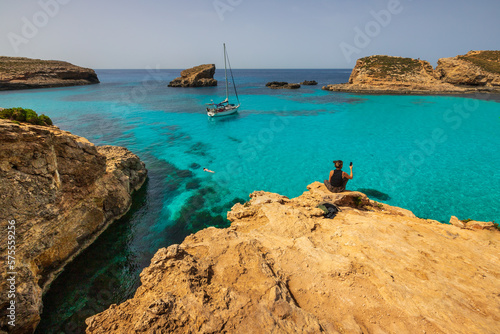 sea and rocks