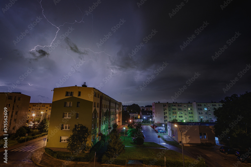 Fototapeta premium Thunder in city