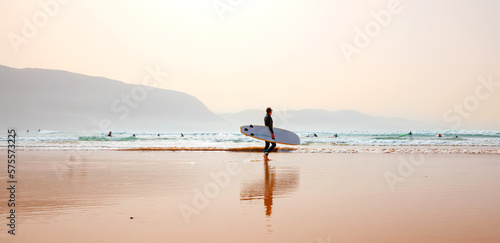 Canvas Print Surfer on the beach