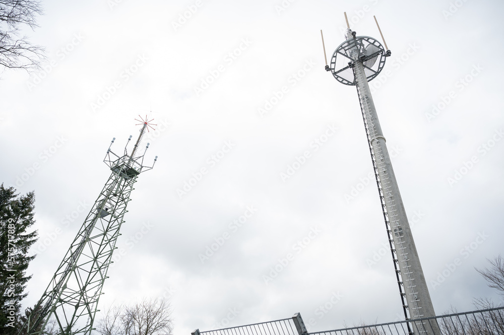 mobile phone tower cell phone threat reception