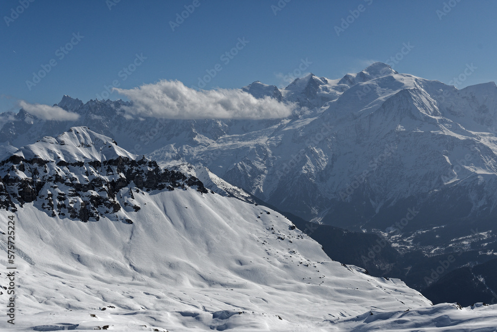 montagne enneigée des alpes
