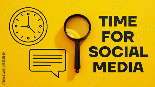 Time for social media is shown using the text and picture of a wall clock