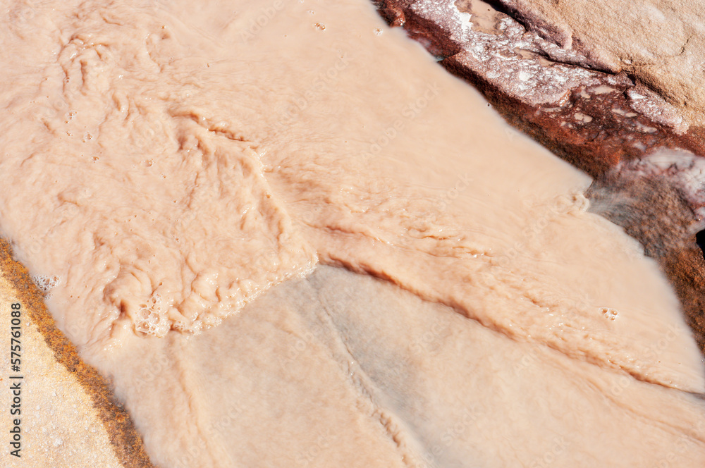 Obraz premium Abstract patterns in a desert runoff stream