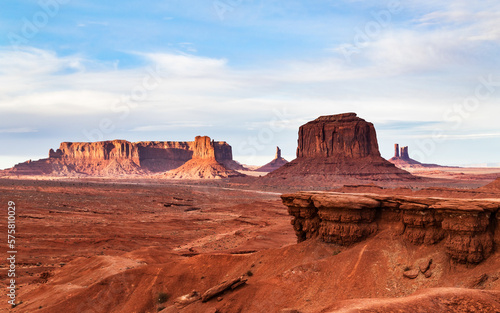monument valley state park © Sharon