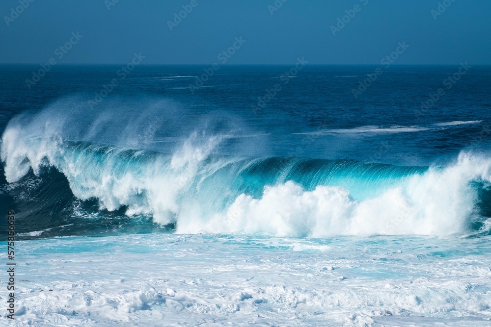 Fototapeta premium ocean wave, seascape, crashing waves
