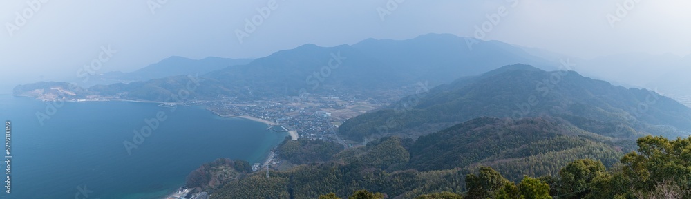 日本 山口県の周防大島の飯の山の展望台から見える景色 日本 山口県の周防大島の飯の山の展望台から見える景色