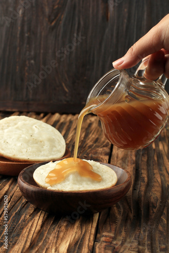 Pour Liquid Palm Sugar Syrup photo