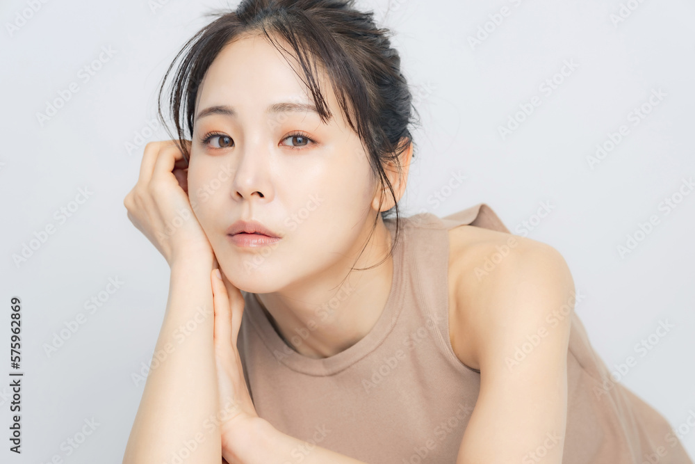 Naklejka premium 女性の美容・スキンケア・コスメイメージ