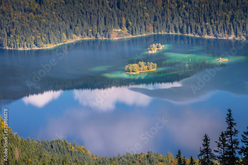 Obraz na płótnie Eibsee lake from above Zugspitze at dramatic autumn landscape, Garmisch, Germany w salonie