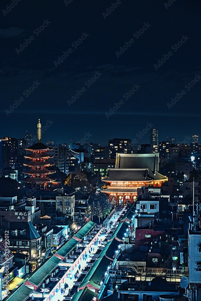 Fototapeta premium 日本、浅草の夜空