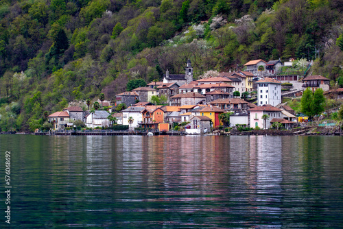 Das verträumte Städtchen Ronco di Pella in Italien im Frühling © David