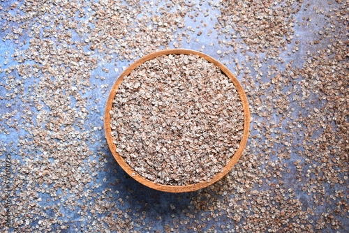 Raw whole dried finger millet flakes