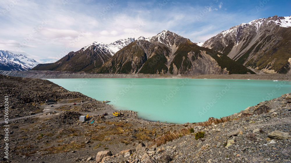 Obraz premium Glacial lake in the mountains, Tasman Lake, New Zealand
