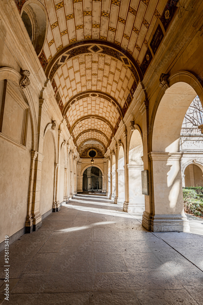 LE cloître du Palais Saint-Pierre à Lyon