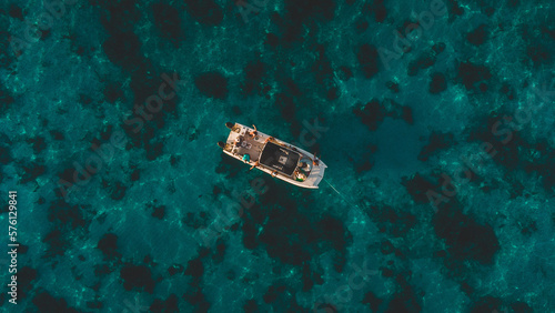 Boat on the sea © Camilo