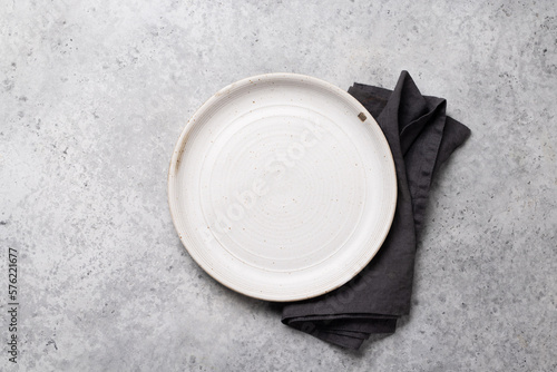 Photographie Empty plate and towel