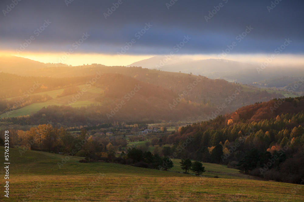 Obraz premium sunrise in the mountains