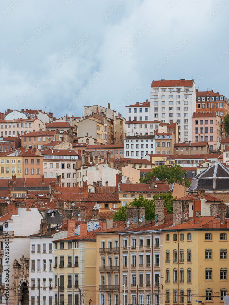 Les toits de Croix Rousse depuis les Quais de Saône - Lyon Stock Photo ...