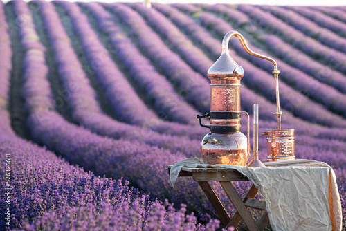 Cuadro en lienzo Distillation of lavender essential oil and hydrolate