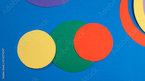 Circulos de cartulina de colores