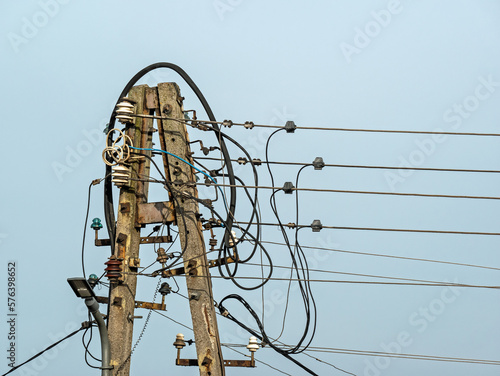 Słup elektryczny.