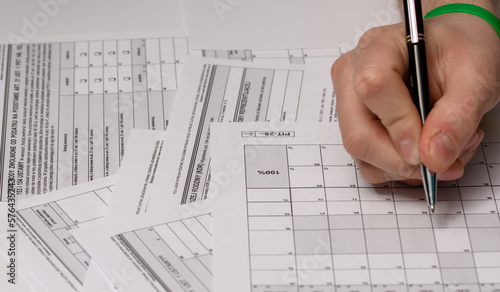 Składanie formularza pit-28 , wypełniać dokumenty podatkowe