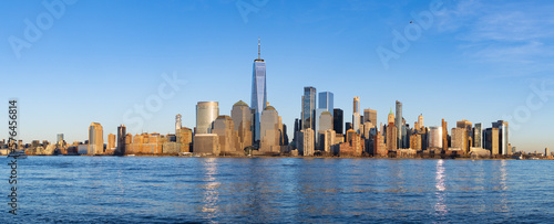 Panoramic skyline of Manhattan on a sunny day - street photoraphy
