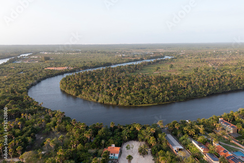 paisagem do rio preguiça vista por cima nos lençóis maranhenses