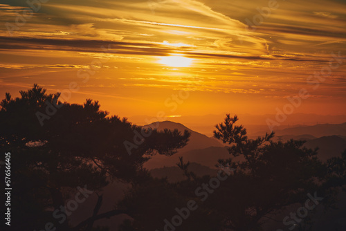 兵庫県　大野山頂から見た夕陽 photo