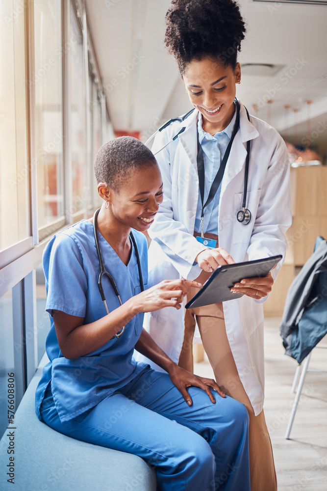 Obraz premium Tablet, black women or doctors planning surgery in conversation about medical news or tests results in hospital. Teamwork, happy people or African nurses speaking of healthcare report or web research