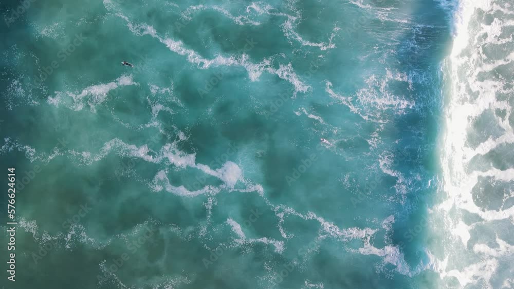 surfeurs vagues Lacanau Océan France Nouvelle Aquitaine drone vidéo aérienne