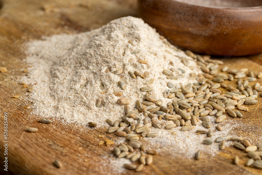 Wheat flour with bran for cooking bread