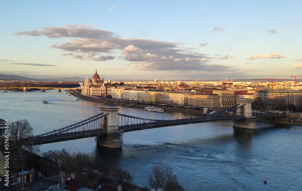Fototapeta premium panoramic view of Budapest seen from Buda side