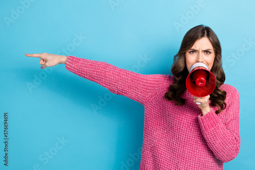 Photographie Photo of anger boss authority worker woman wavy hair mad screaming loudspeaker d