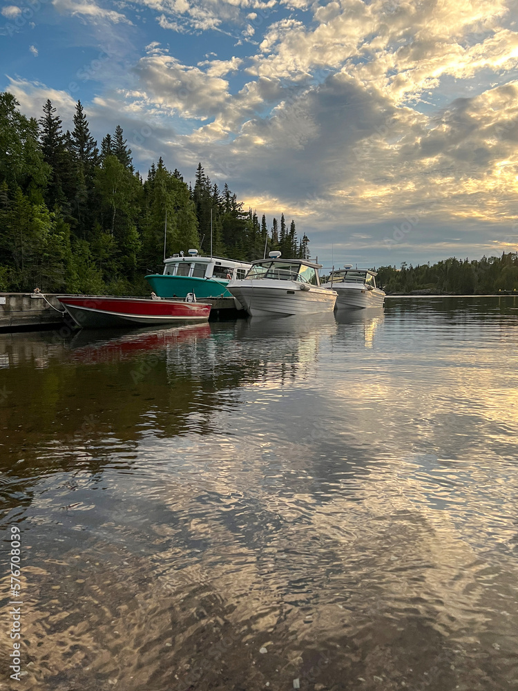 Fototapeta premium Stunning Sunset Views Over the Pure Waters of Lake Superior at Isle Royale National Park