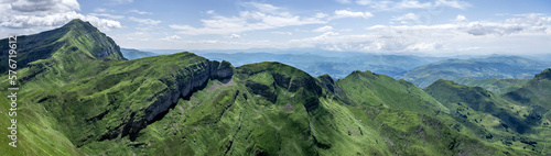 Billede på lærred Panoramic mountain view in the Cantabrian mountains