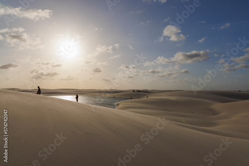 Paisagem do parque nacional dos Lençois Maranhenses vista por cima. Região de Santo Amaro do Maranhão e Barrerinhas vista do alto. Conceito de viagem, lazer e férias. 