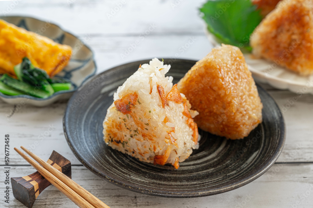 二種類の焼きおにぎり 二種類の焼きおにぎり
