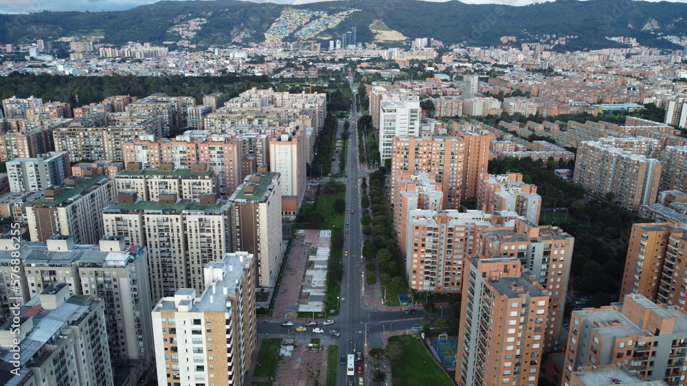 Fototapeta premium BUILDINGS IN THE NORTH NEIGHBORHOOD OF THE CITY OF BOGOTA