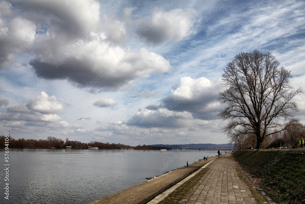 Fototapeta premium promenade by the river