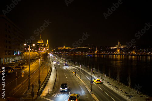 Budapest  the invites you to take a stroll at night