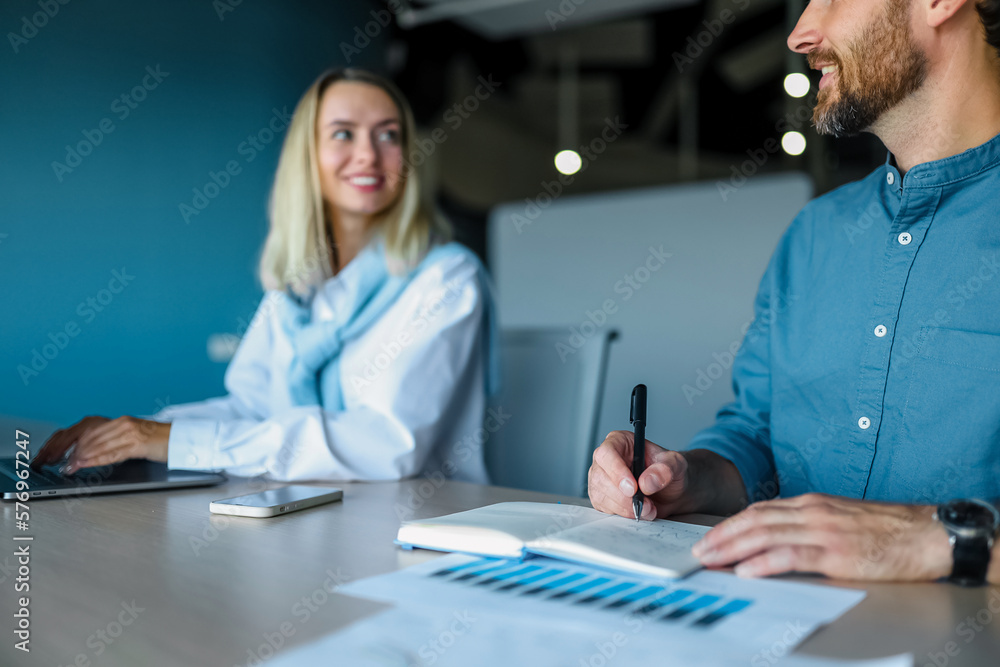 Obraz premium Professionals working together at the office