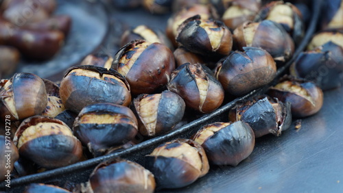 Roasted chestnuts on the market. © Ezgi