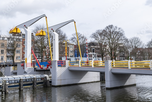 Photography Pelican drawbridge (Pelikaanbrug) in the Kleine Wittenburgerstraat over the Nieuwe Vaart