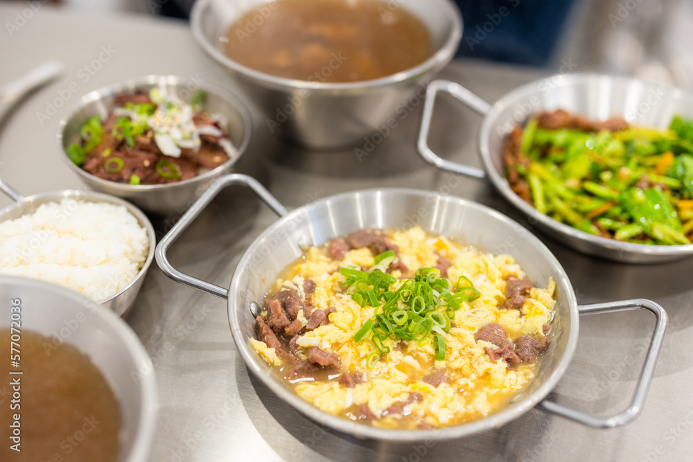 Stir fry of egg with beef