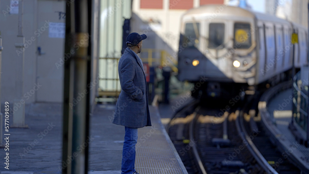 Waiting for the subway in New York - travel photography